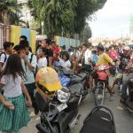 フィリピンの通学は、送り迎えが当たり前！？